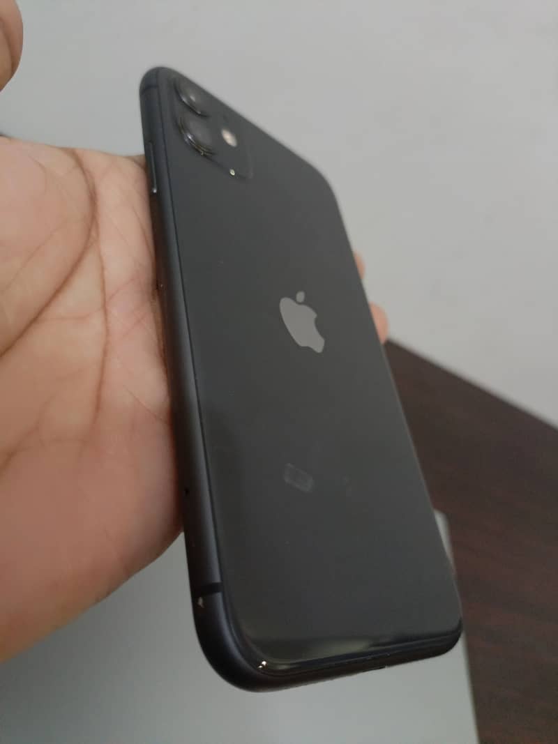 Apple iPhone 11 4