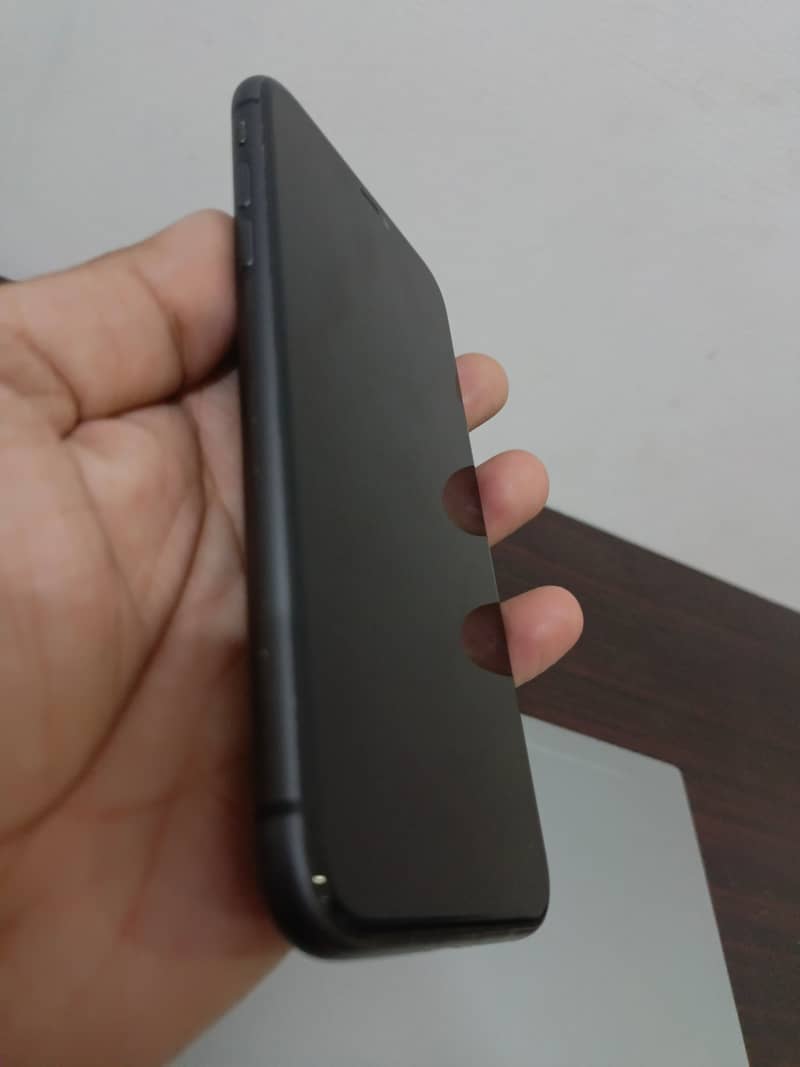 Apple iPhone 11 5