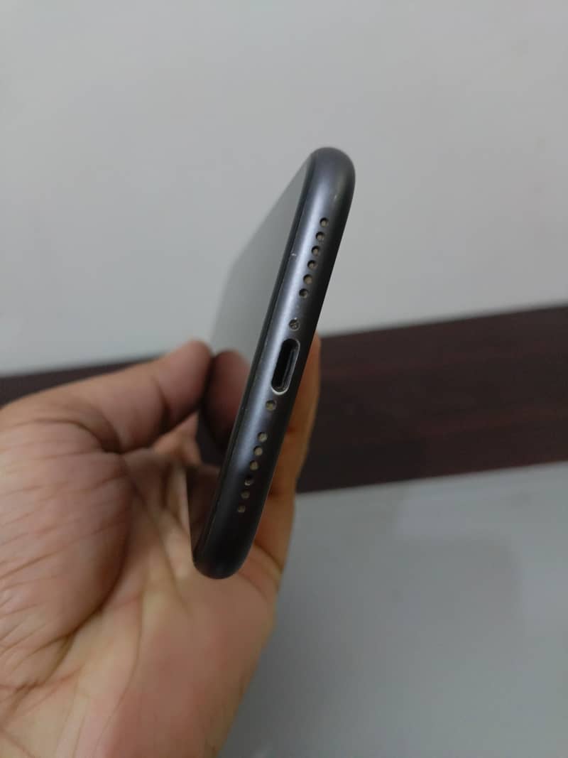 Apple iPhone 11 6