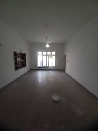 Hunza block allama iqbal town seprate 10 marla lower portion for rent in prime location