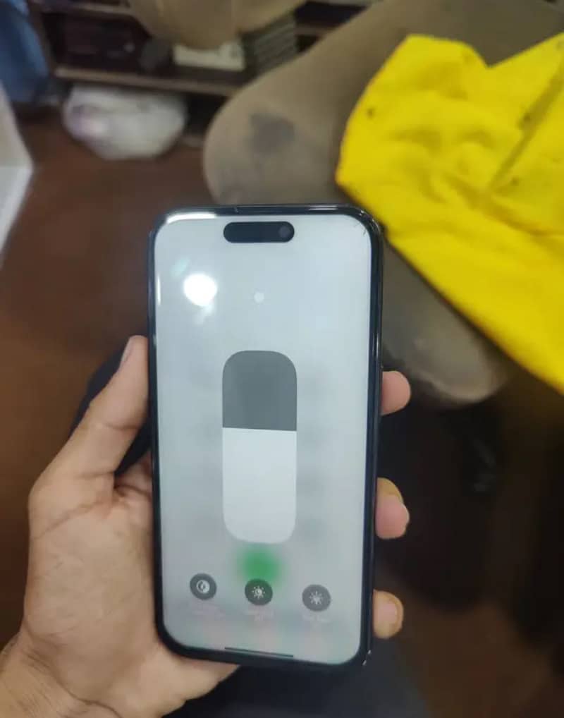 Apple iPhone 16 1