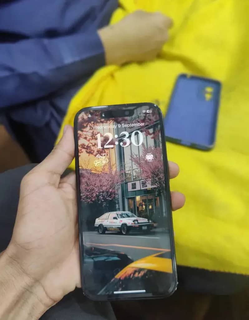 Apple iPhone 16 4