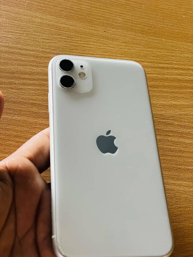 Apple iPhone 11 4