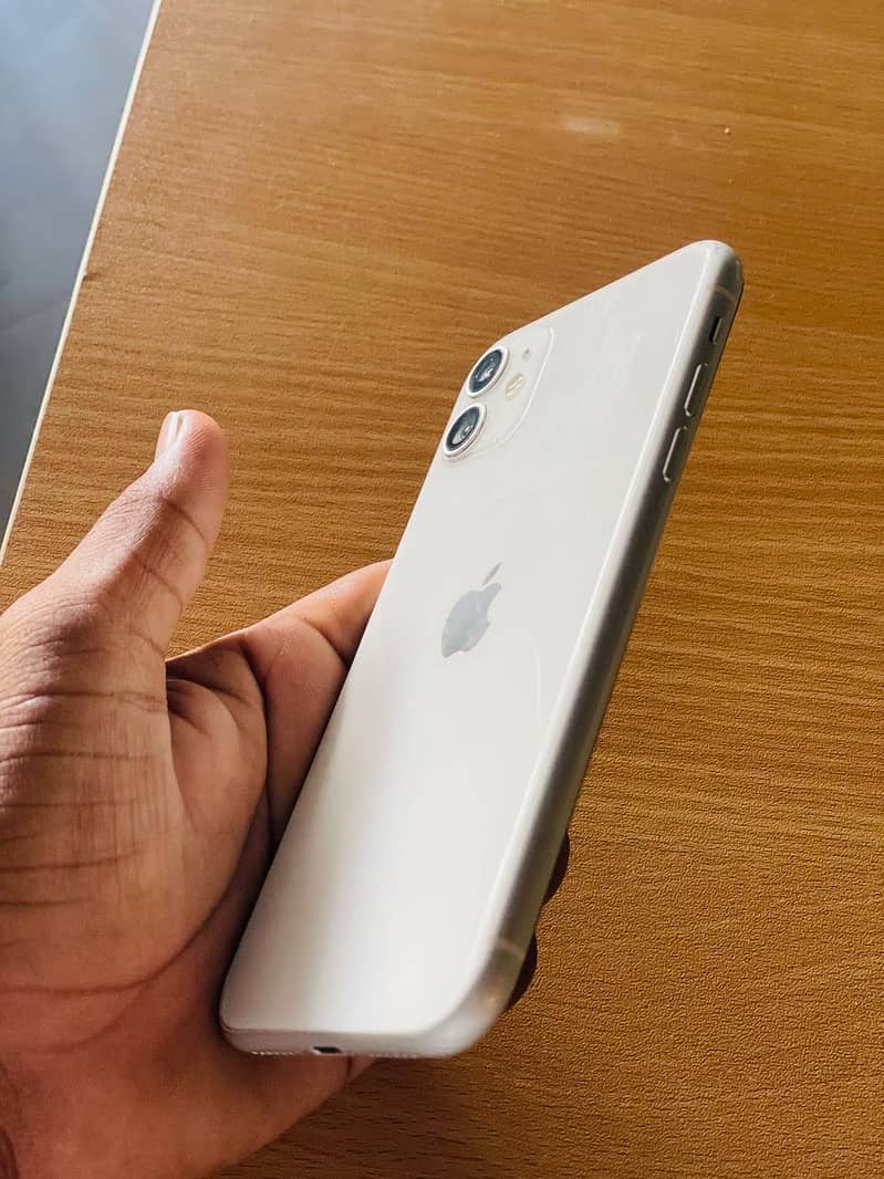 Apple iPhone 11 5