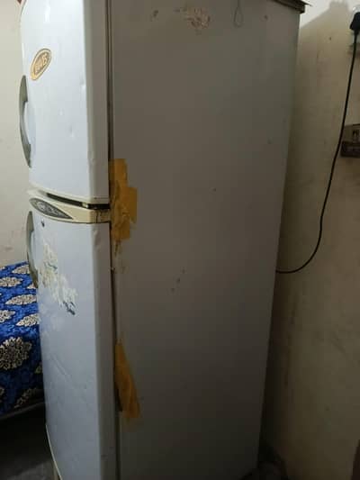 wave fridge ha Sirf badi pa zang ha