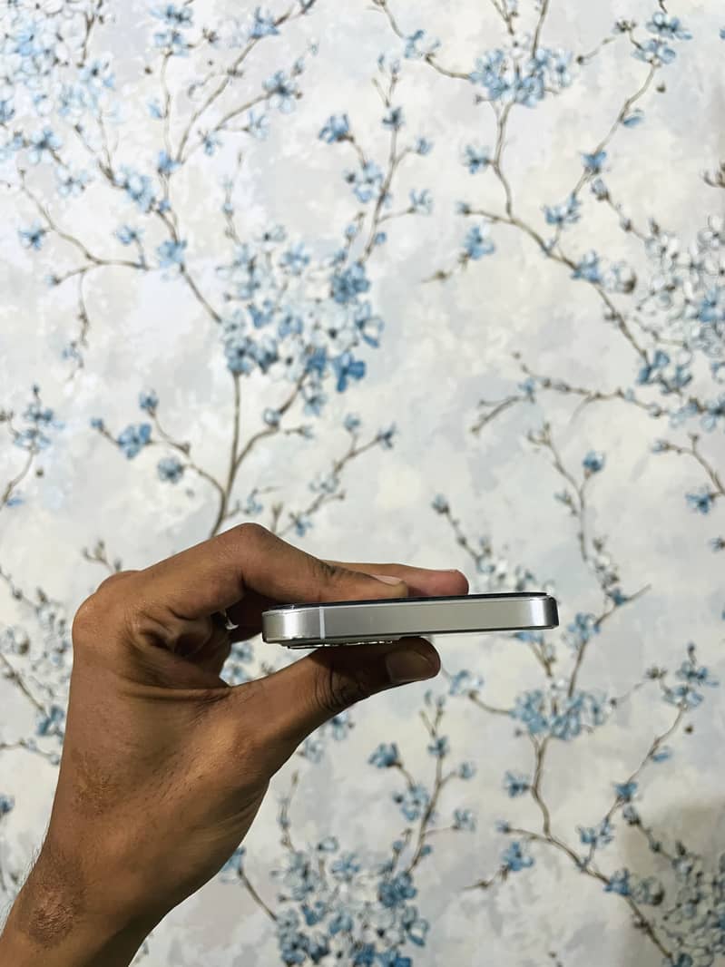 Apple iPhone 12 Pro 2