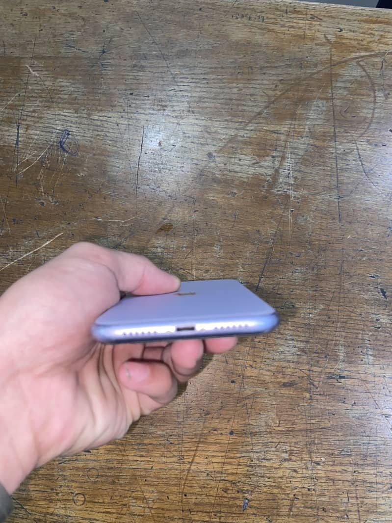 Apple iPhone 11 3