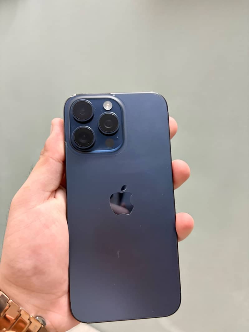 Apple iPhone 15 Pro Max 1