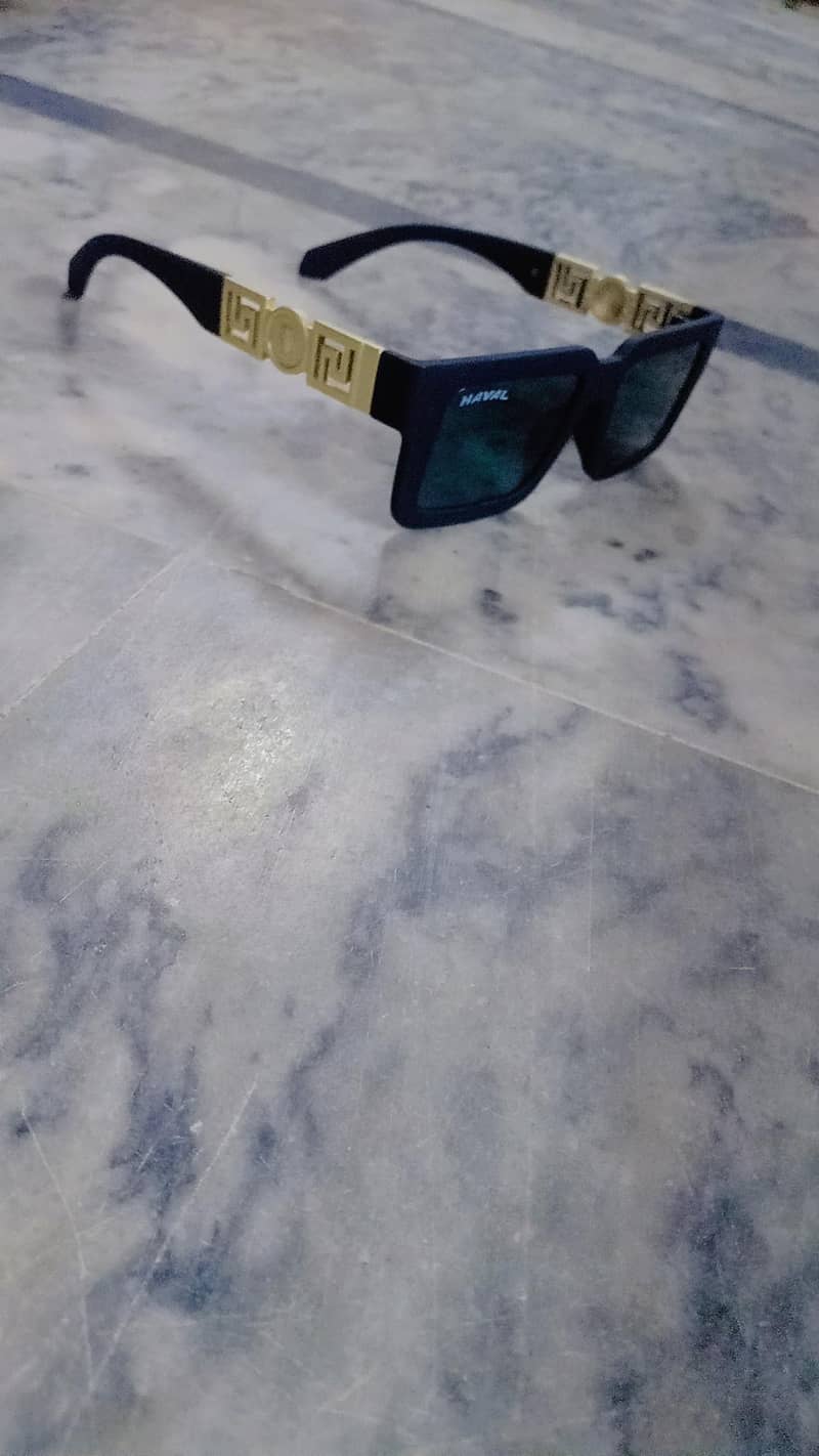 glasses 0