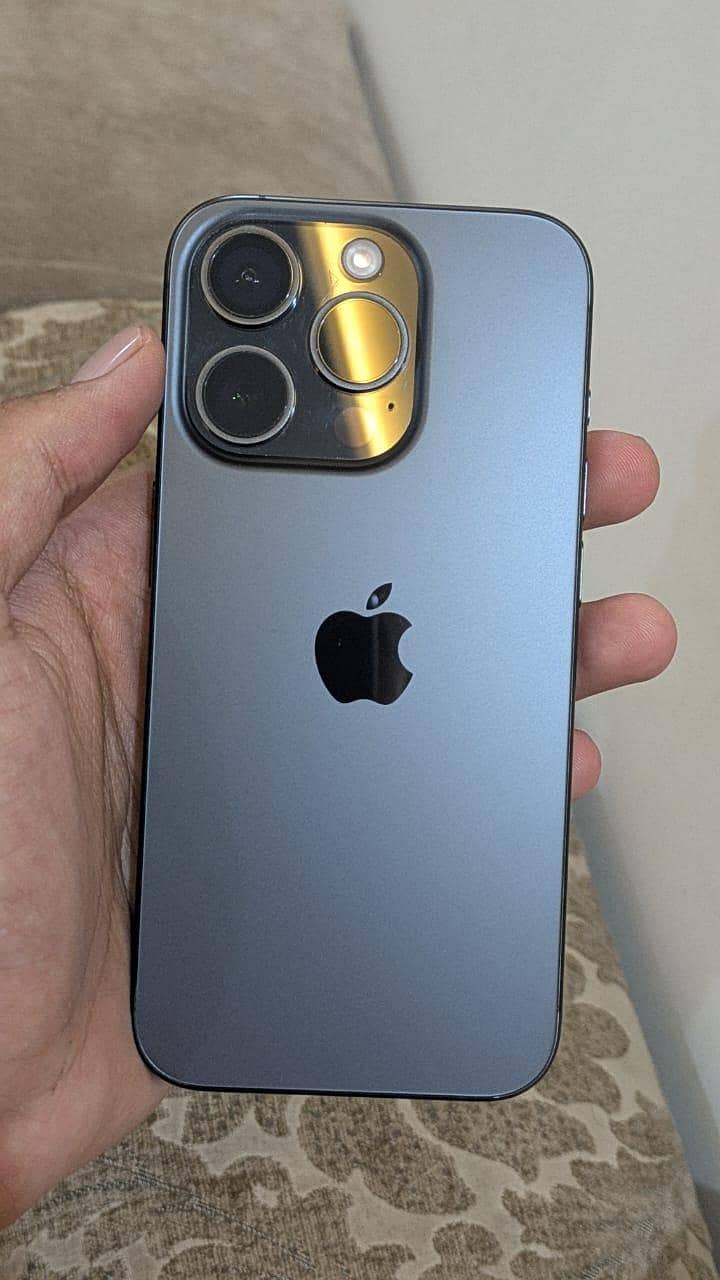 Apple iPhone 15 Pro 6