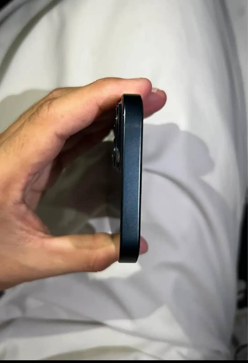 Apple iPhone 13 1