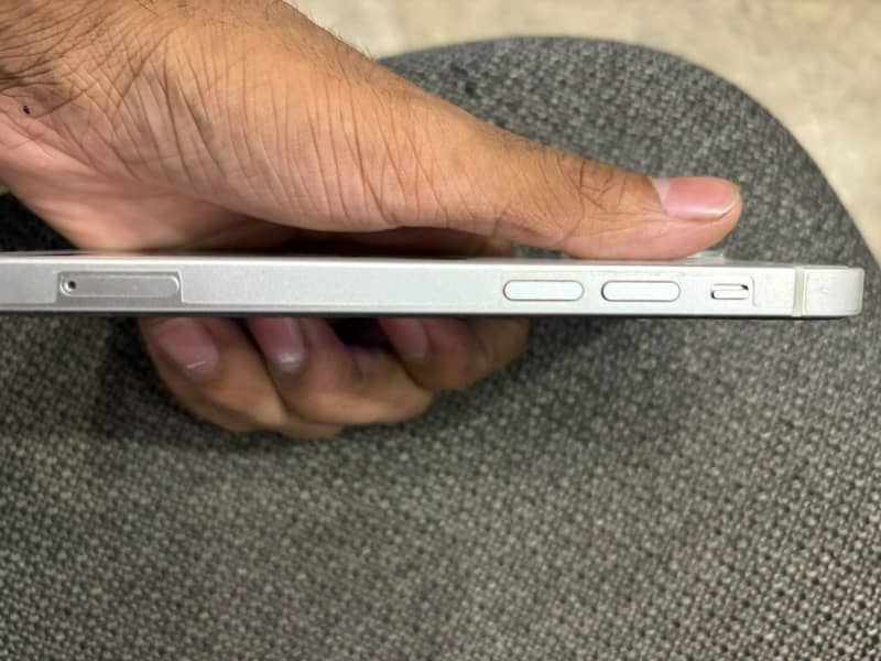 Apple iPhone 12 3