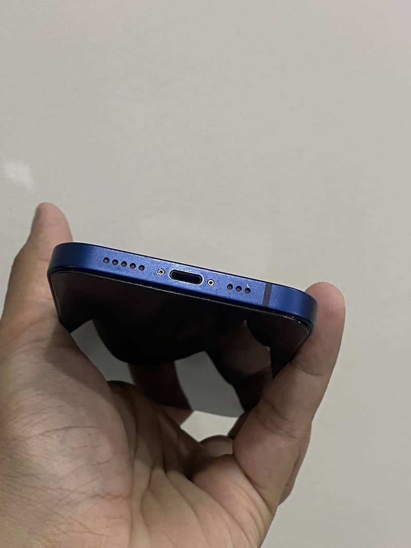 Apple iPhone 12 3