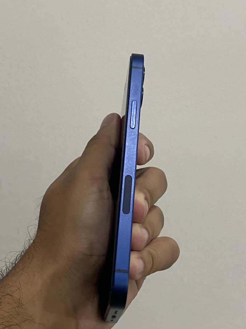 Apple iPhone 12 7
