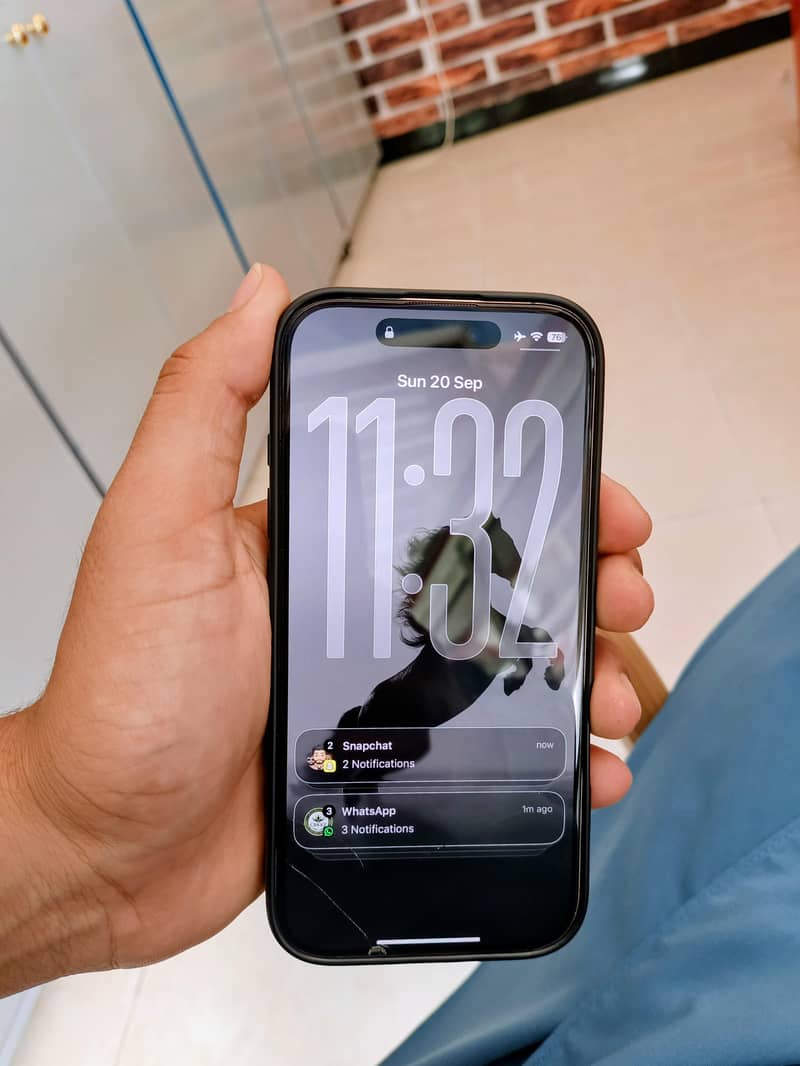 Apple iPhone 16 Pro 1
