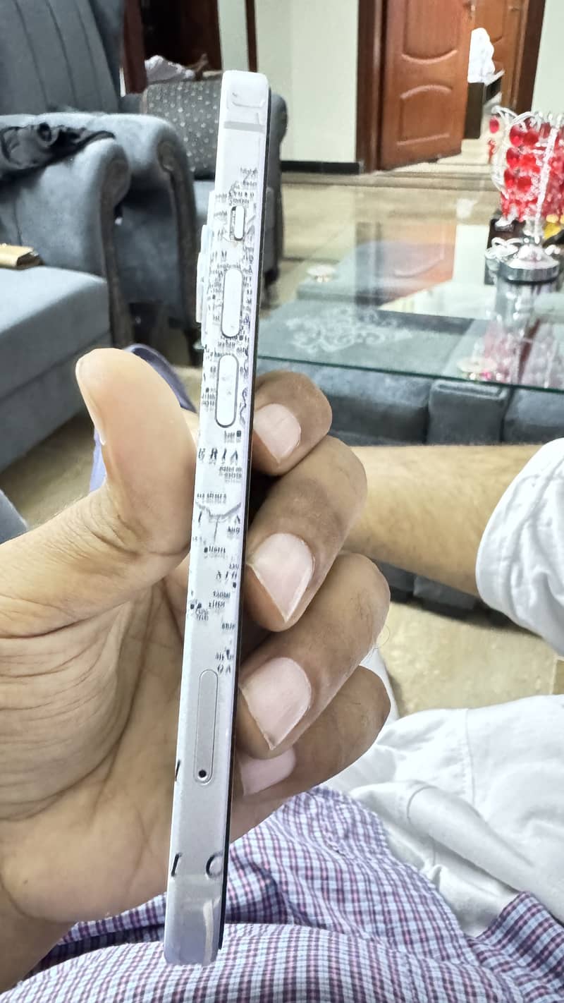 Apple iPhone 15 7