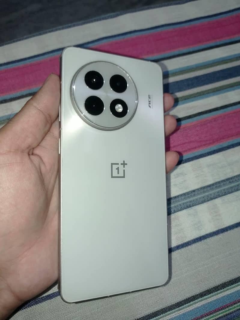 One Plus 13R 1