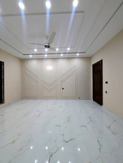 10marla brand new 2nd floor portion available for rent in Nasheman iqbal phase2