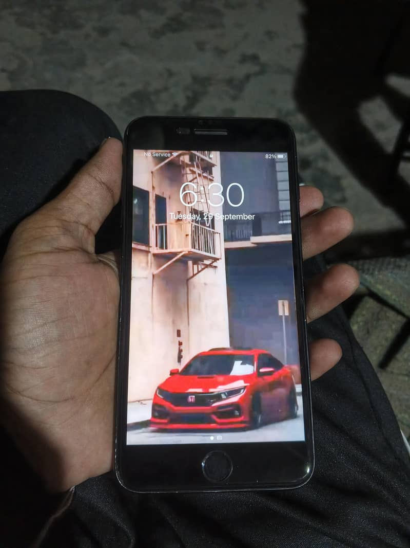 Apple iPhone 7 Plus 1