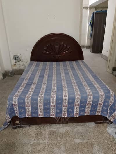 bed with matress