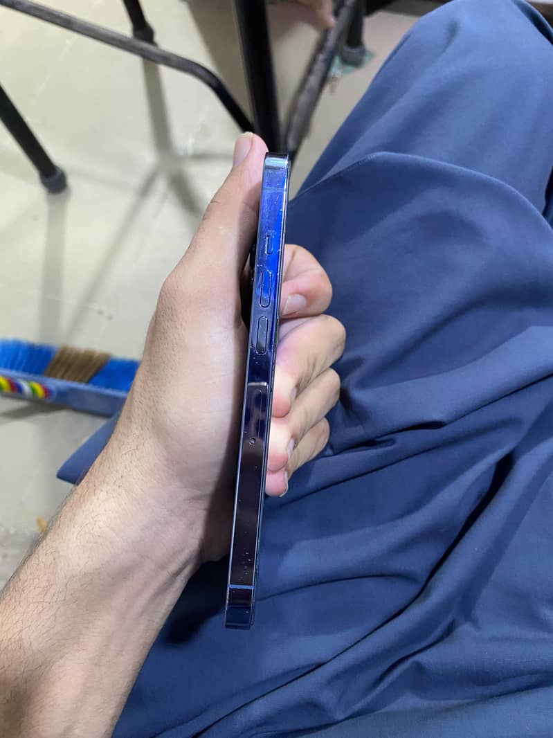 Apple iPhone 13 Pro 1
