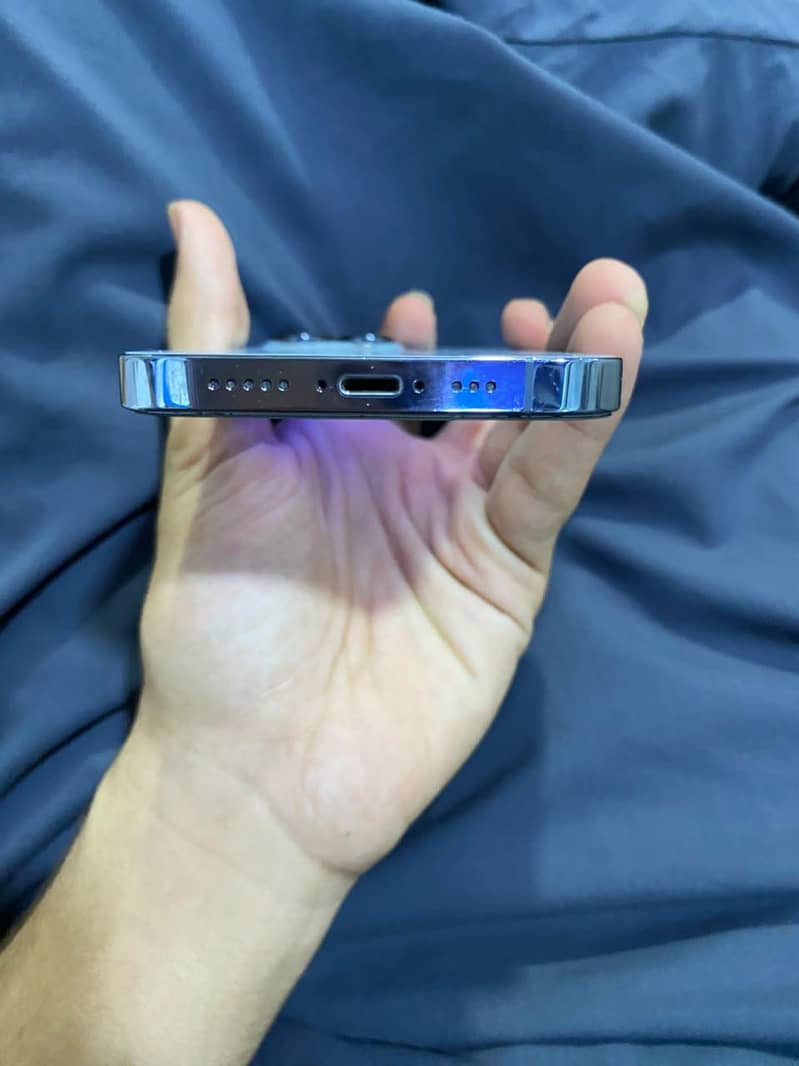 Apple iPhone 13 Pro 2