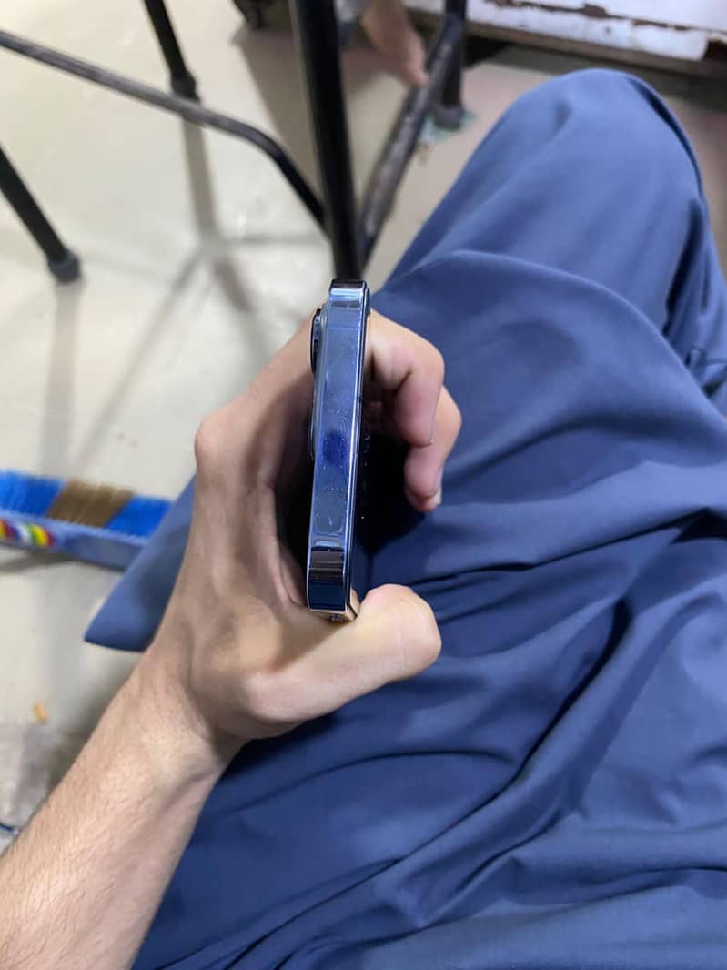 Apple iPhone 13 Pro 3