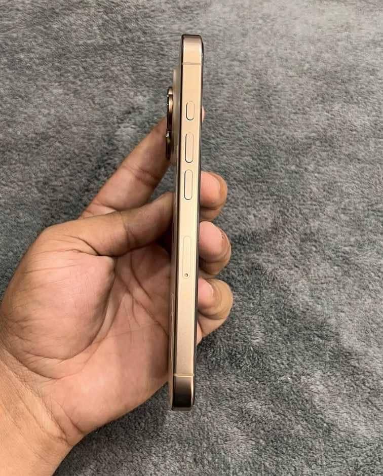 Apple iPhone 16 Pro 1