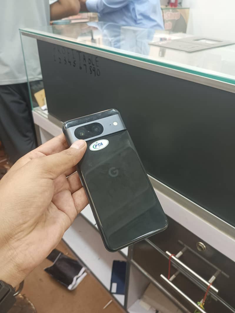 Google Pixel 8 5