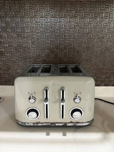 IMPORTED 4 SLOT TOASTER