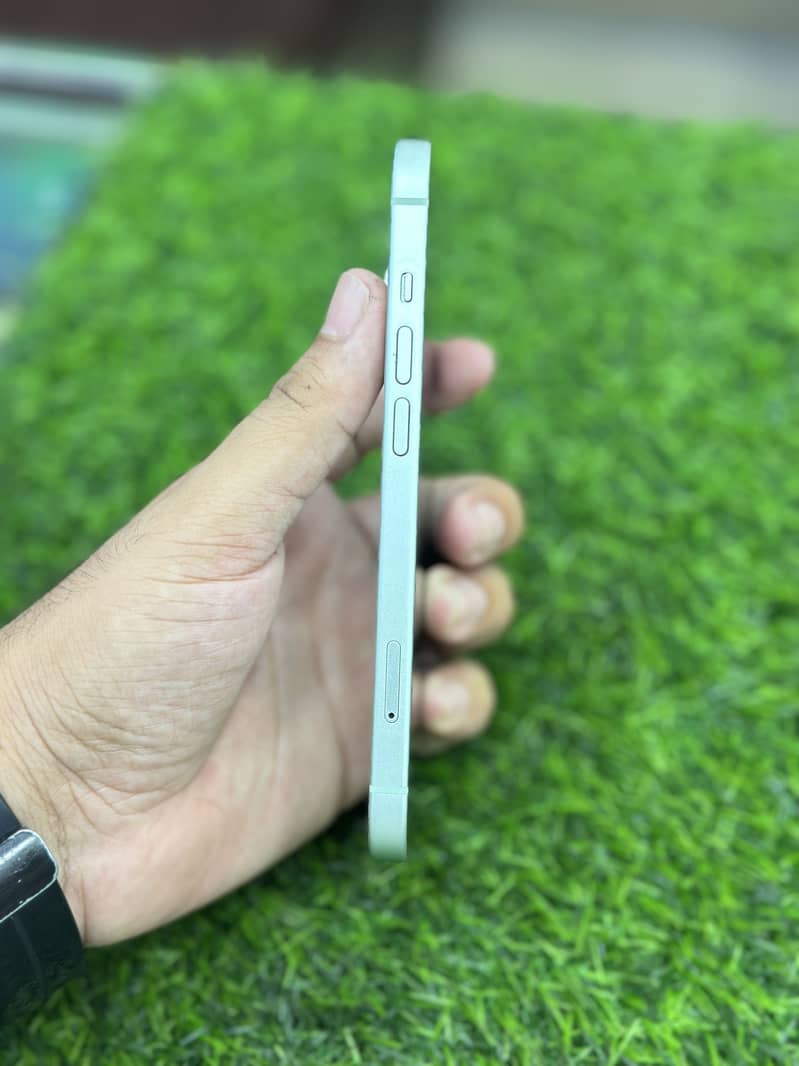 Apple iPhone 15 2