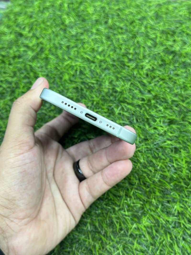 Apple iPhone 15 3
