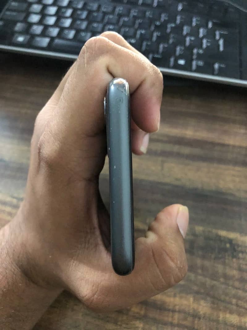 Apple iPhone 11 5