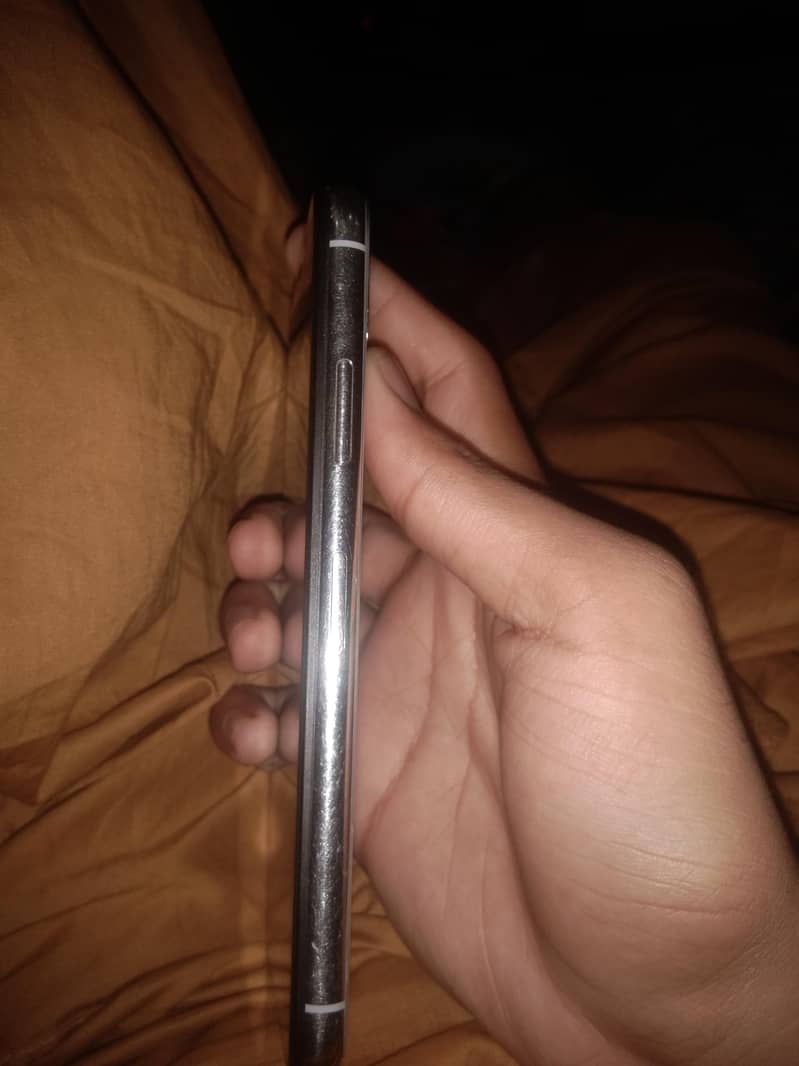 Apple iPhone X 3