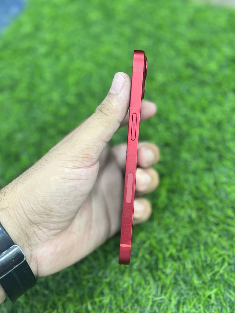 Apple iPhone 13 2