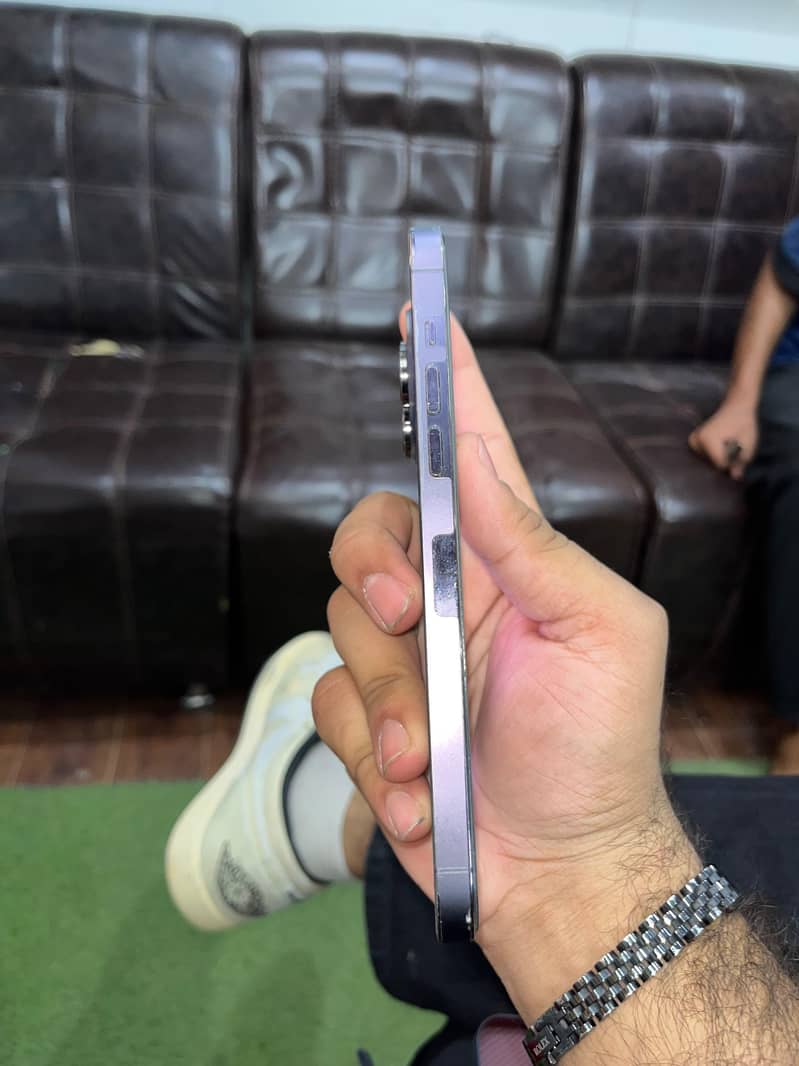 Apple iPhone 14 Pro Max 1