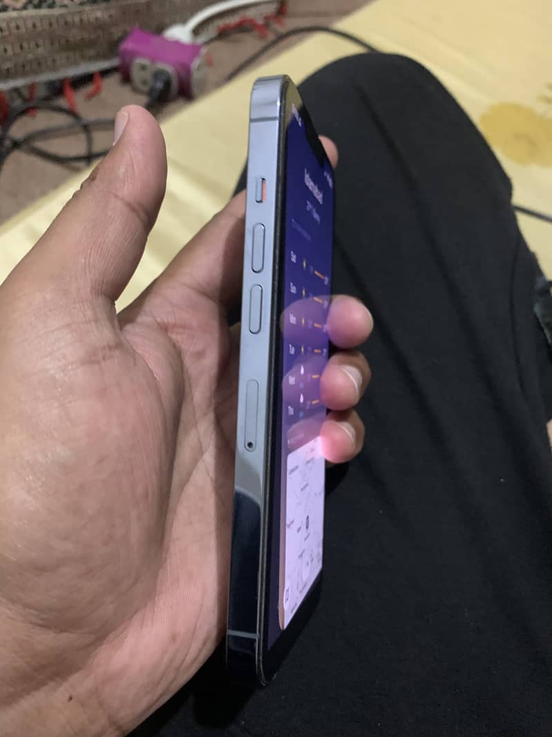 Apple iPhone 13 Pro 4