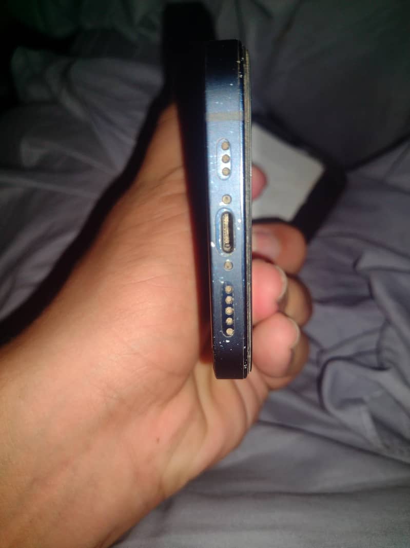 Apple iPhone 12 3
