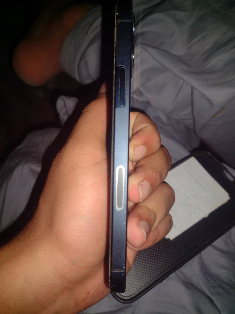 Apple iPhone 12 7
