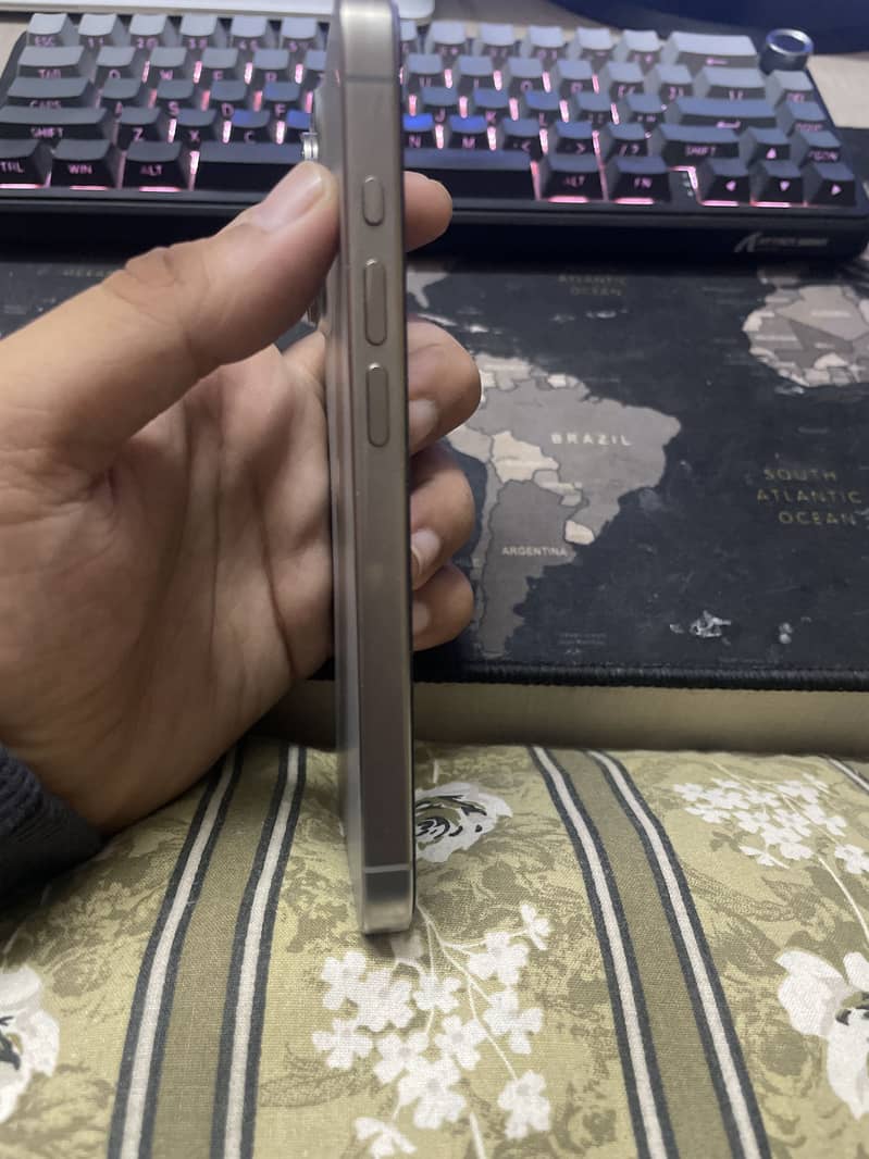 Apple iPhone 15 Pro 1