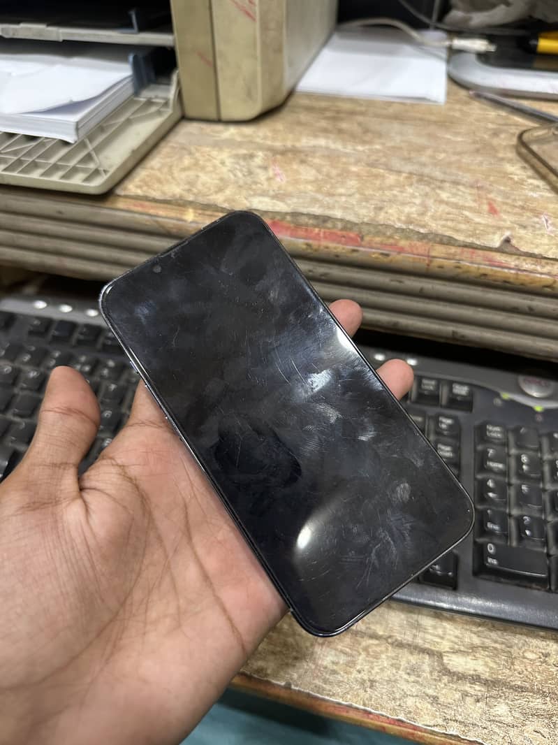 Apple iPhone 13 Pro 2