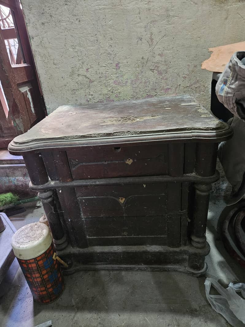 Bed Set with Side Table & Dressing Table 3