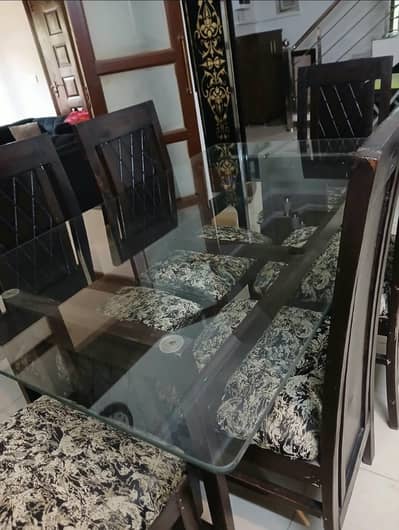 6 Seater Dinning table for sale