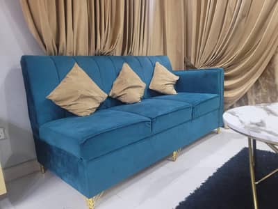 6 Seater Blue Velvet Sofa Set – 2 Piece – Excellent Condition