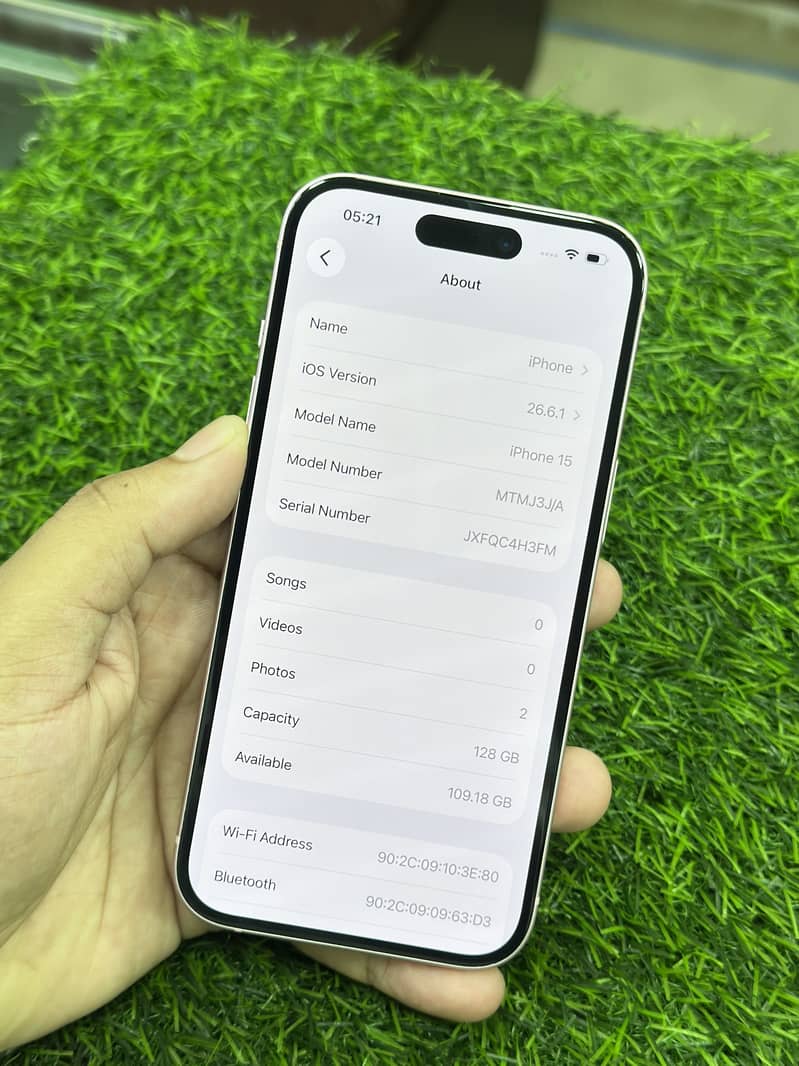 Apple iPhone 15 6
