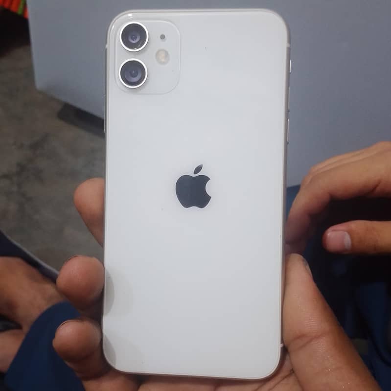 Apple iPhone 11 0