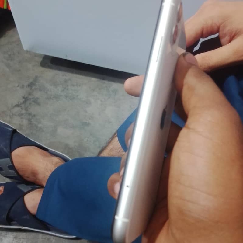 Apple iPhone 11 1
