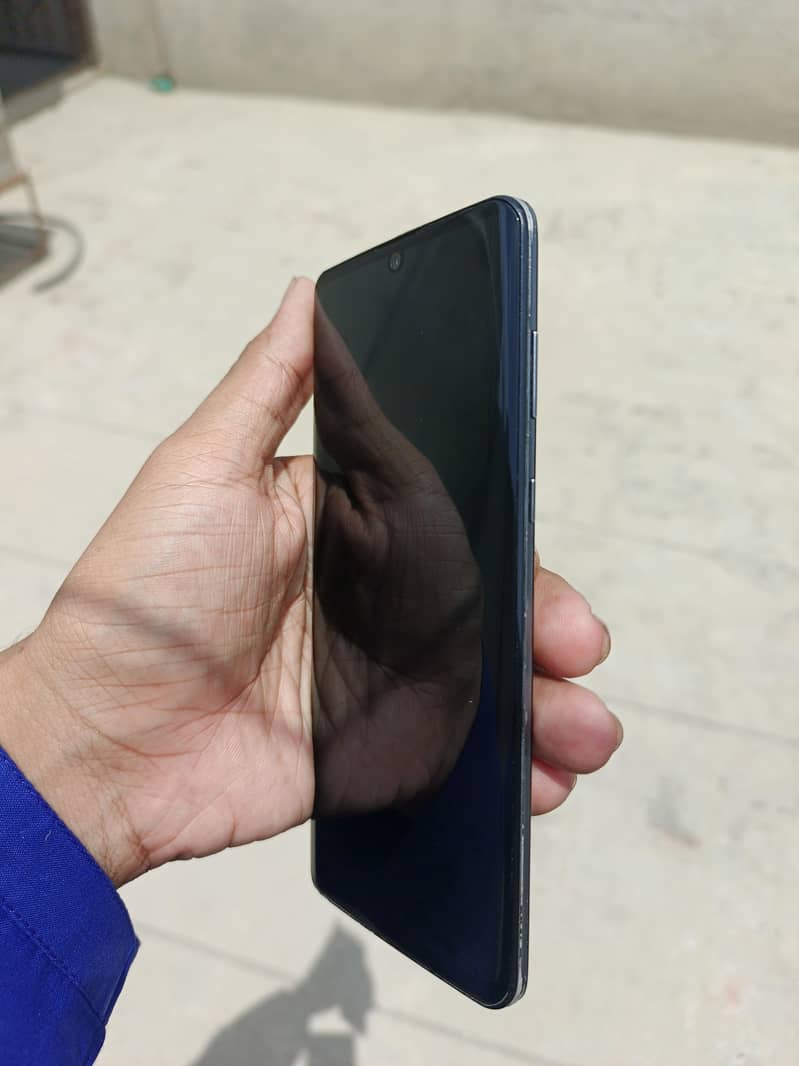 Sharp Aquos Zero 2 0