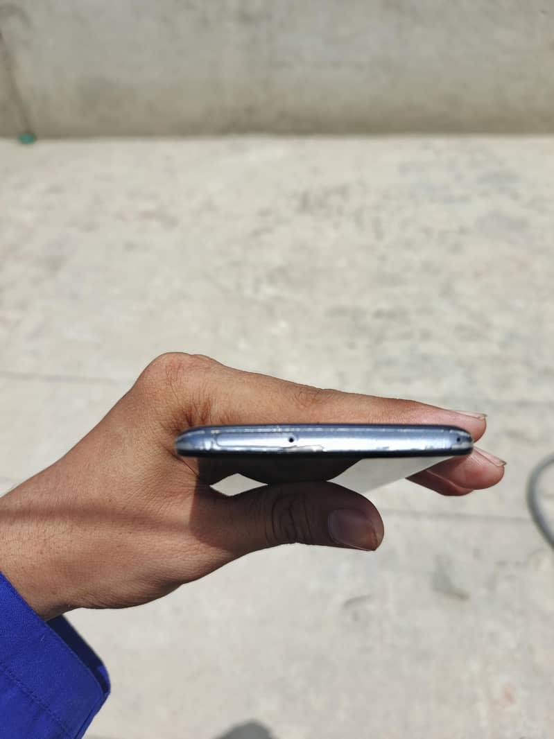 Sharp Aquos Zero 2 3