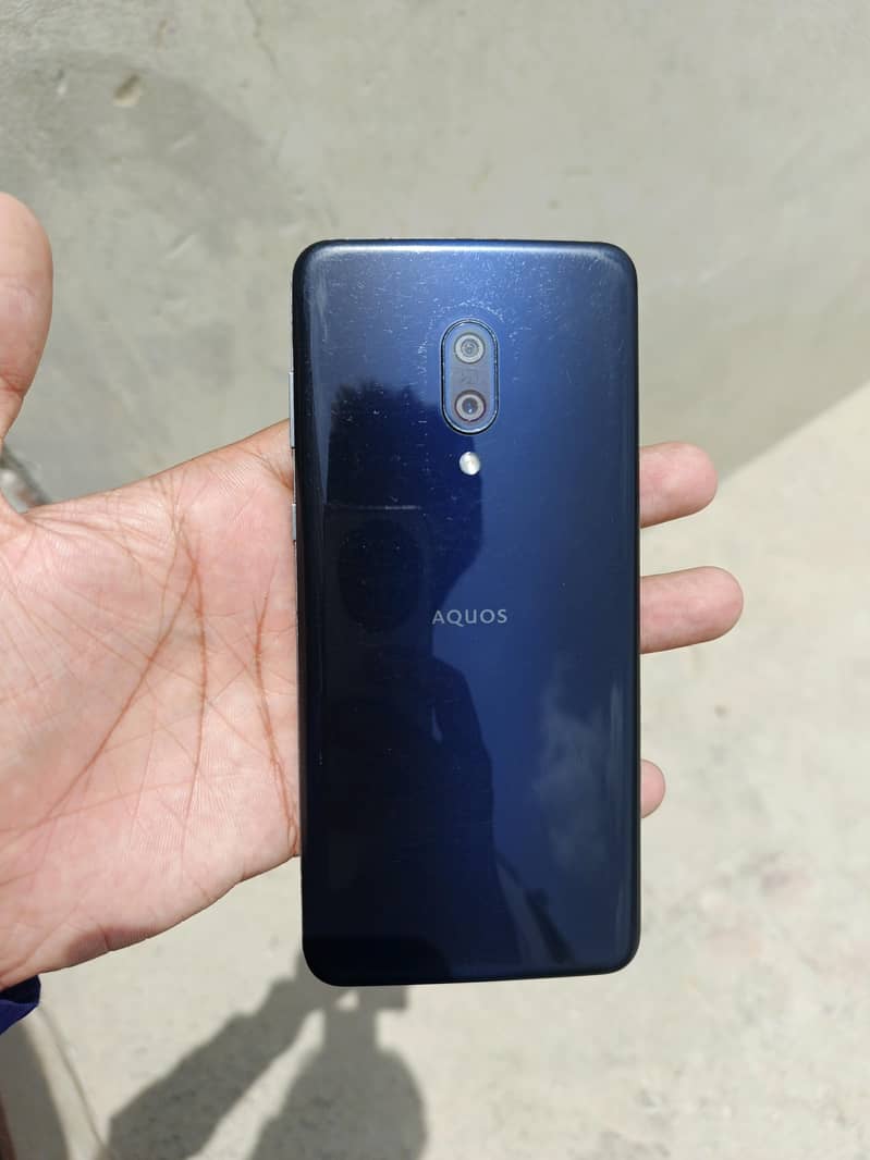Sharp Aquos Zero 2 7